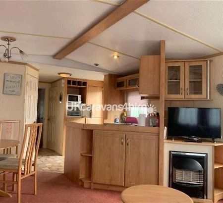 Lets Go Caravans Чапел-Сент-Леонардс Екстер'єр фото