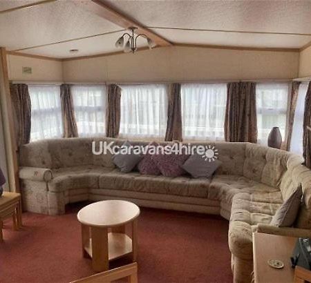 Lets Go Caravans Чапел-Сент-Леонардс Екстер'єр фото